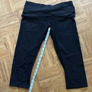 Lululemon black leggings 18" used in very good condition